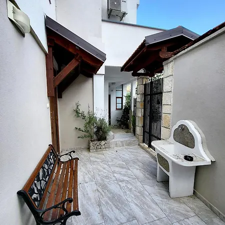 Pansion & Отель 3*